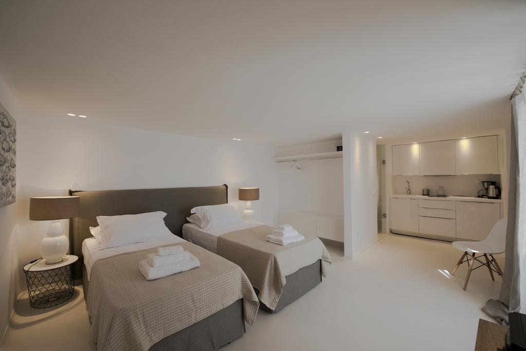Diles Villas & Suites Mykonos Tourlos Exterior photo