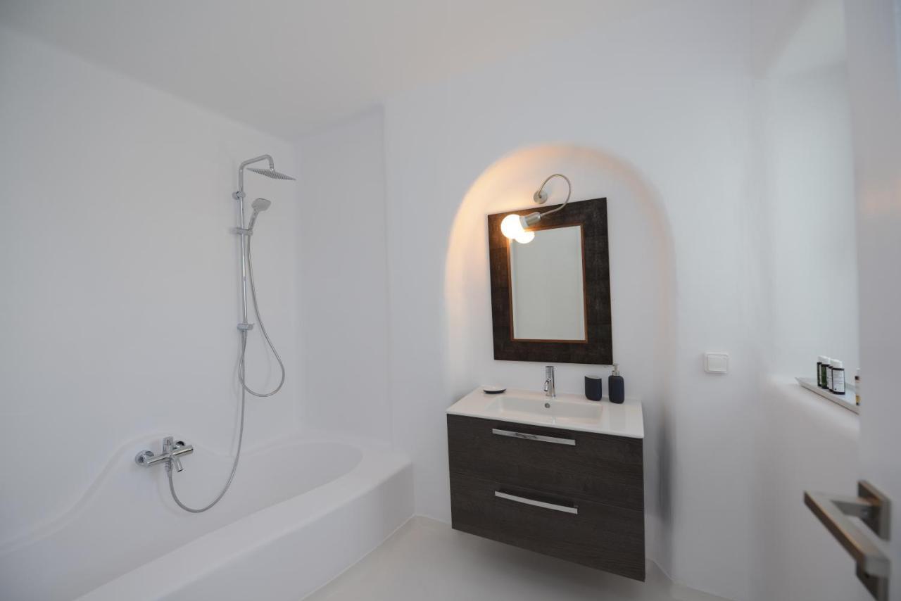Diles Villas & Suites Mykonos Tourlos Exterior photo