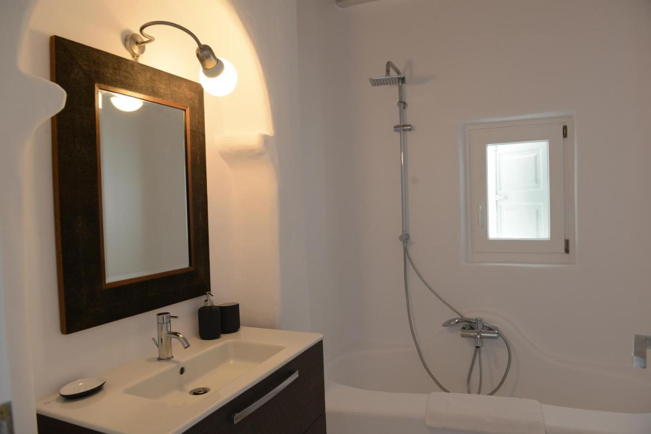 Diles Villas & Suites Mykonos Tourlos Exterior photo